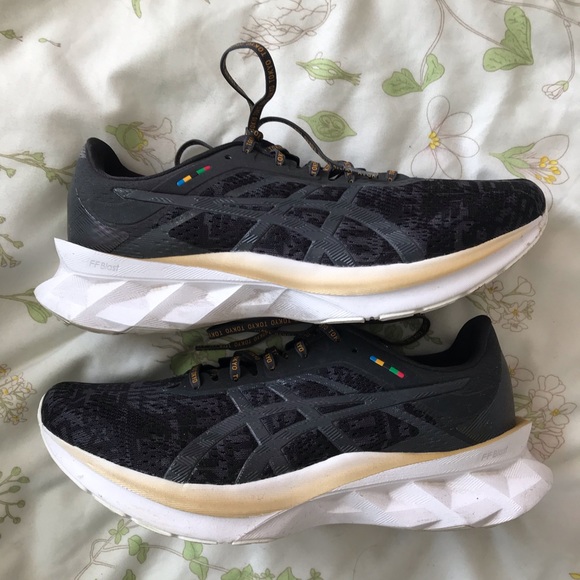 ASICS Novablast - Picture 6 of 8